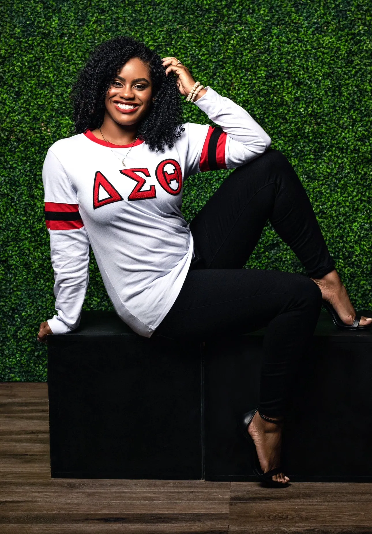 ΔΣΘ White Chenille LS07