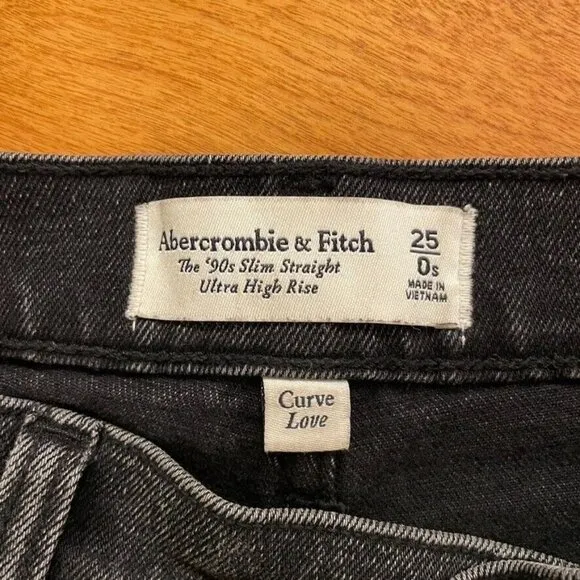 Abercrombie &amp; Fitch 90s Slim Straight Ultra High Rise Jeans