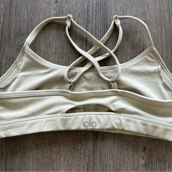 Alo Airlift Intrigue Bra - California Sand (Size Small)