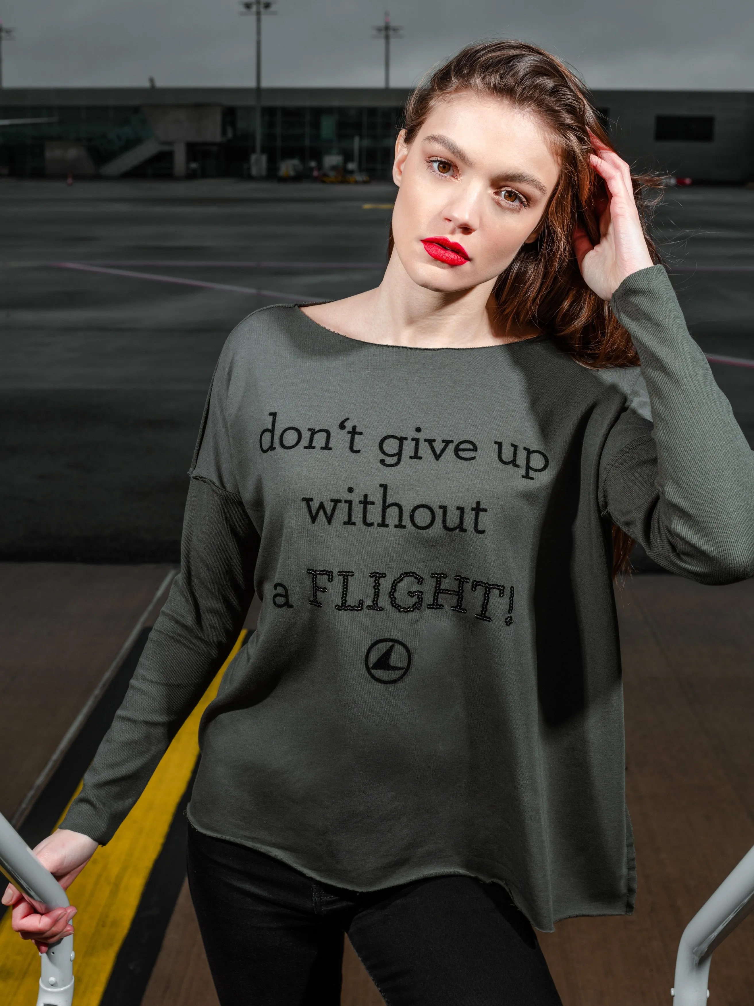 DON'T GIVE UP WITHOUT A FLIGHT relaxed smart-shirt