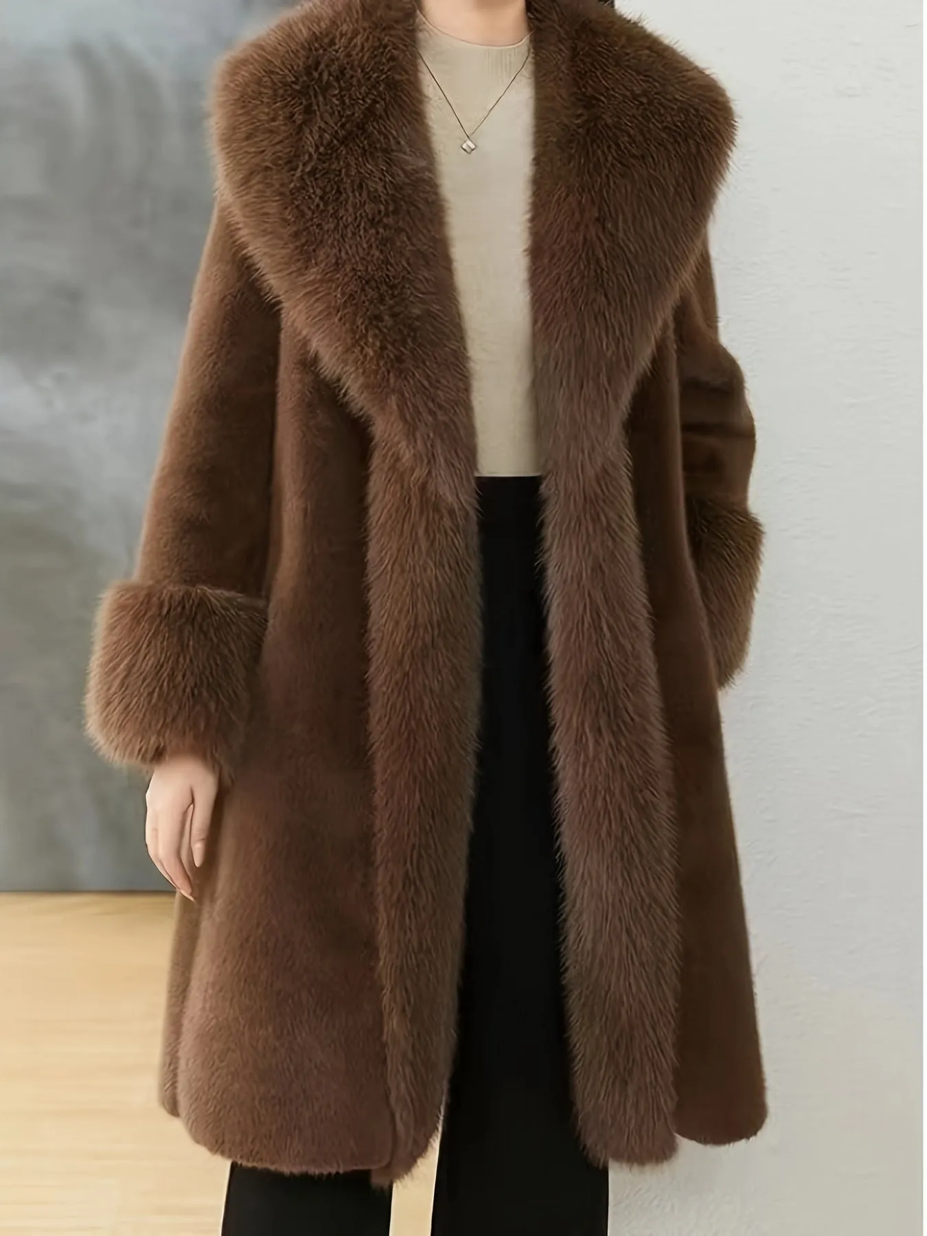 Elegant Womens Faux Fur Coat  Soft  Warm Outerwear