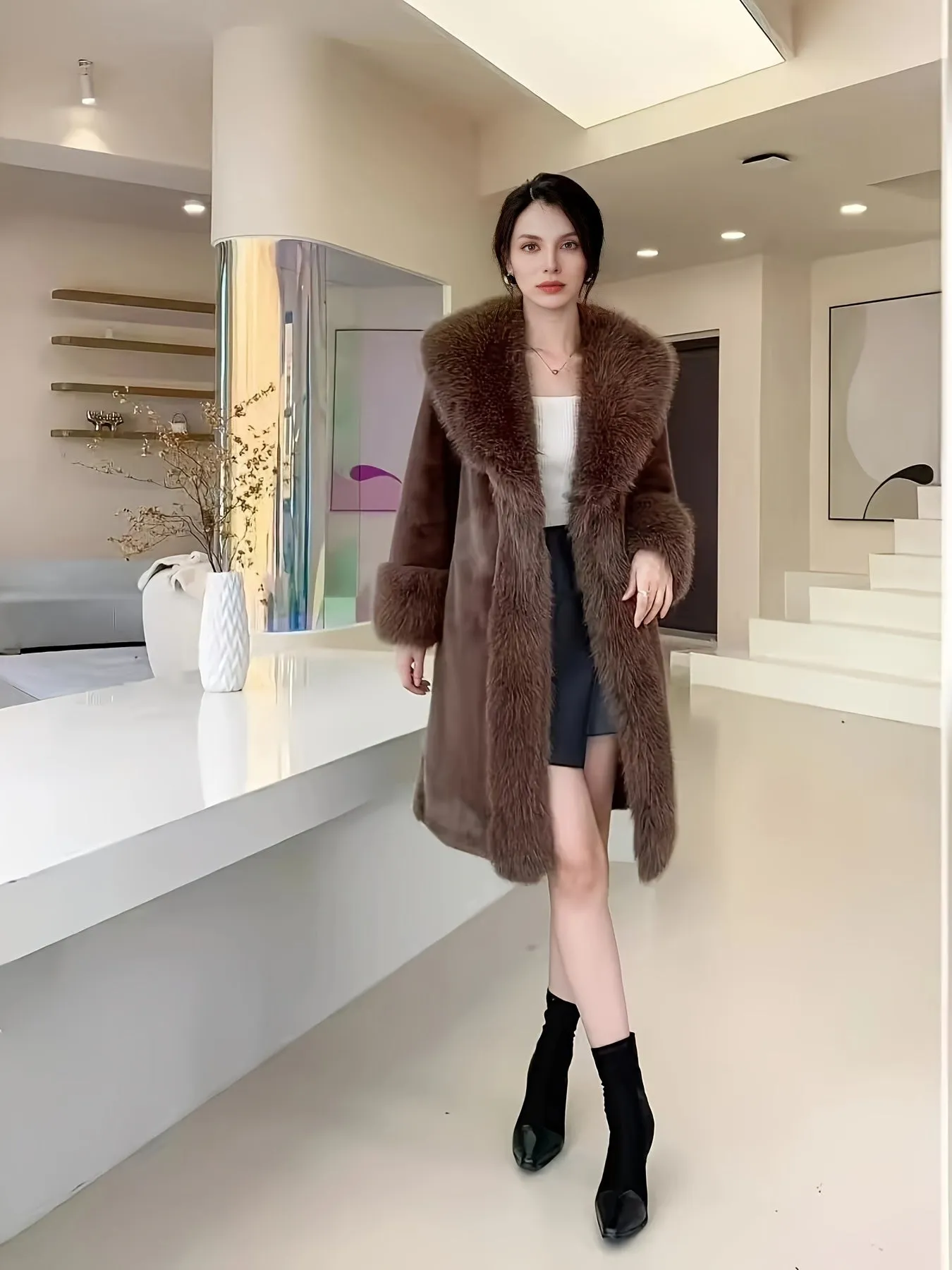 Elegant Womens Faux Fur Coat  Soft  Warm Outerwear