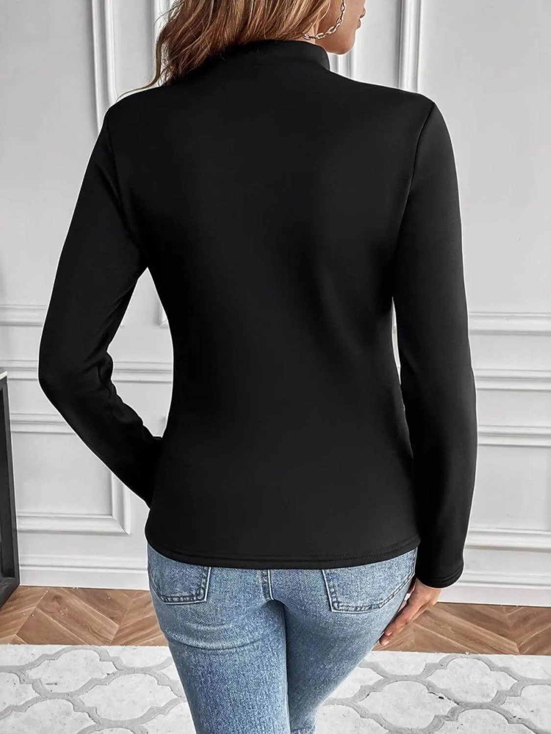Essential Mock Neck Long‑Sleeve Tee – Sleek Lines