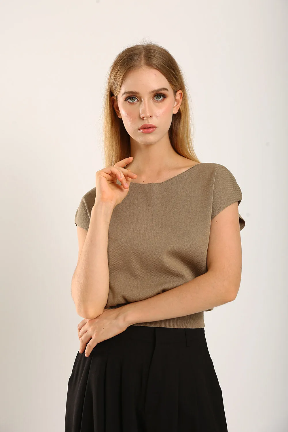 Graciela V-Slit Knit Top in Coffee