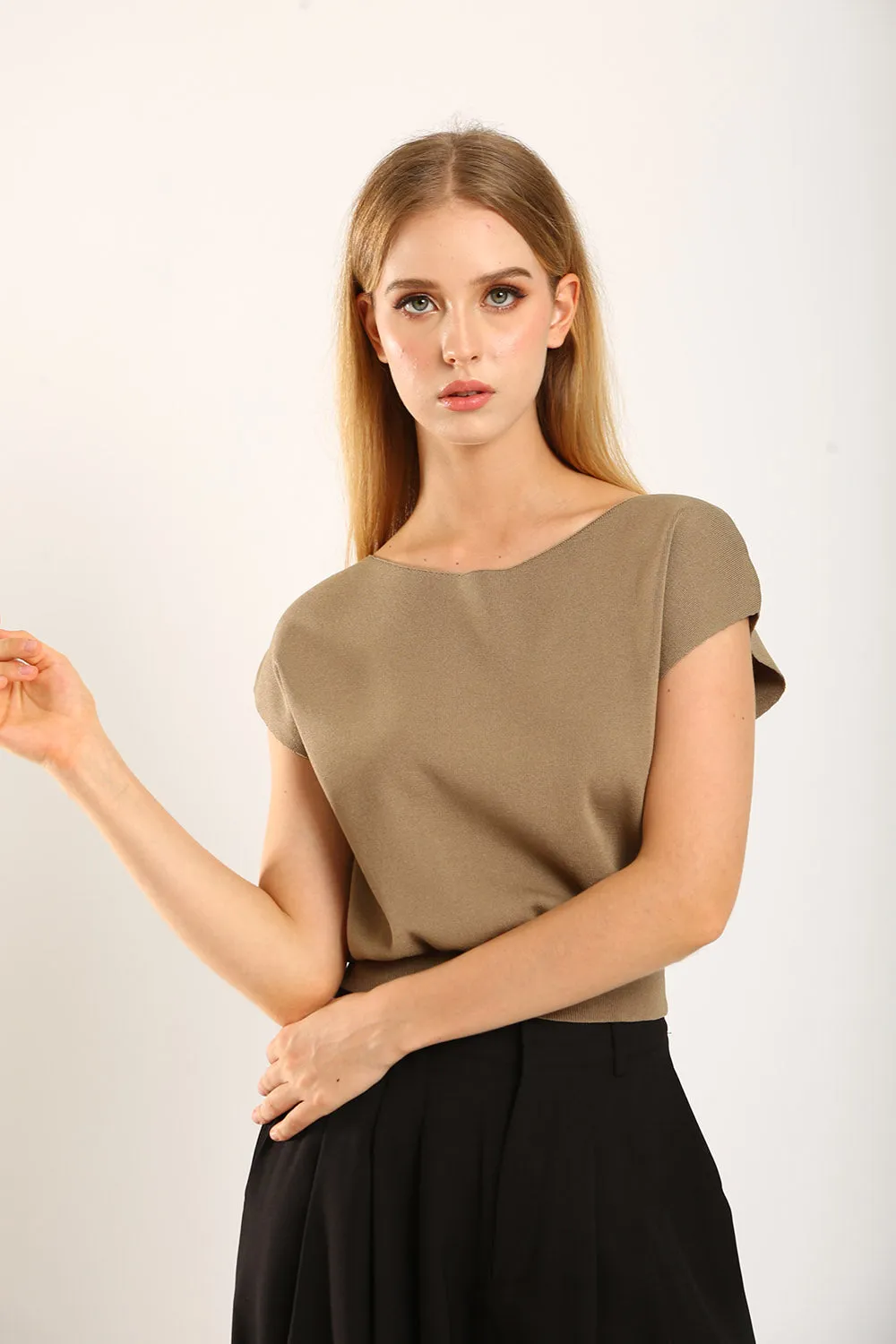 Graciela V-Slit Knit Top in Coffee