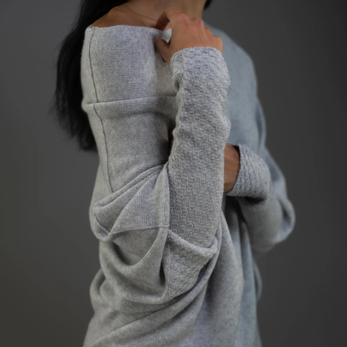Hannah  | Elegant off-shoulder women's cardigan