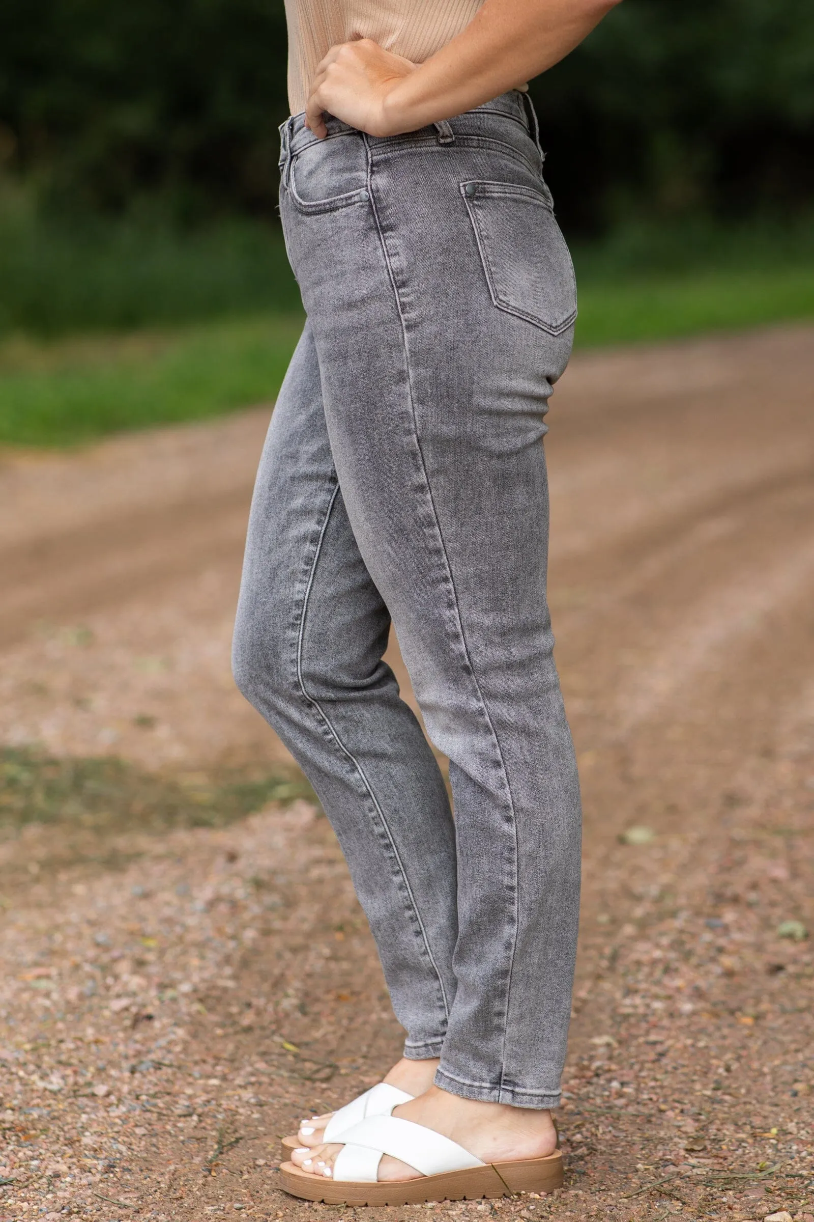 Judy Blue Grey Washed Slim Jeans