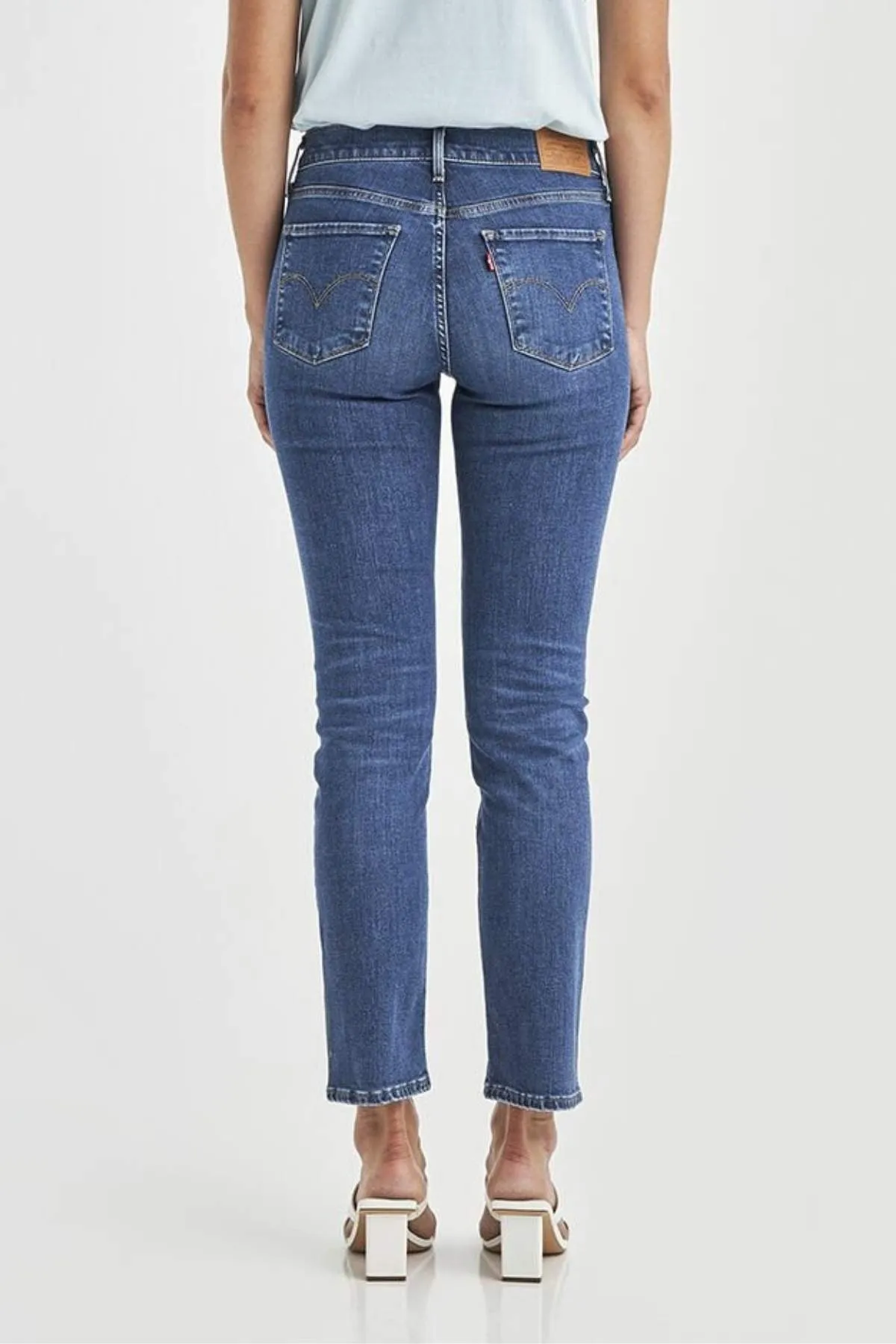 Levis 312 Shaping Slim Jean