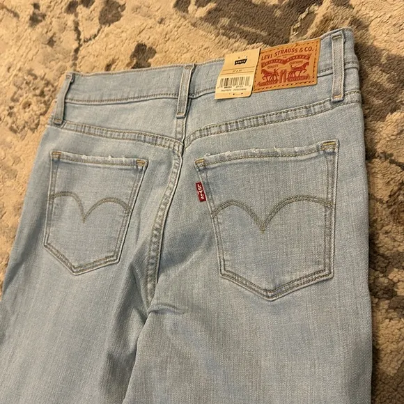 LEVIS 312 Shaping Slim Women's Jeans NWT