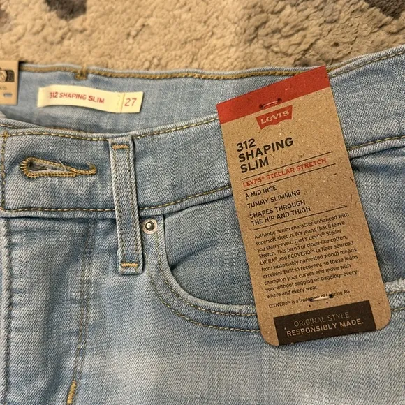 LEVIS 312 Shaping Slim Women's Jeans NWT