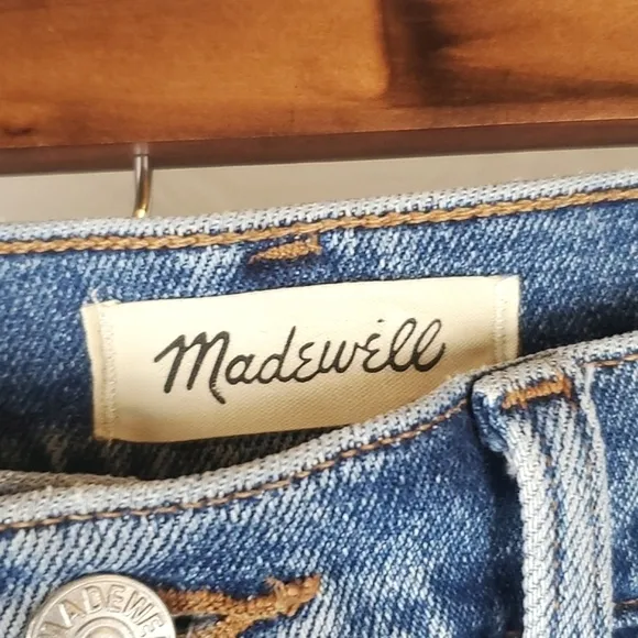 Madewell Roadtripper Slim Boyjeans in Cadell Wash