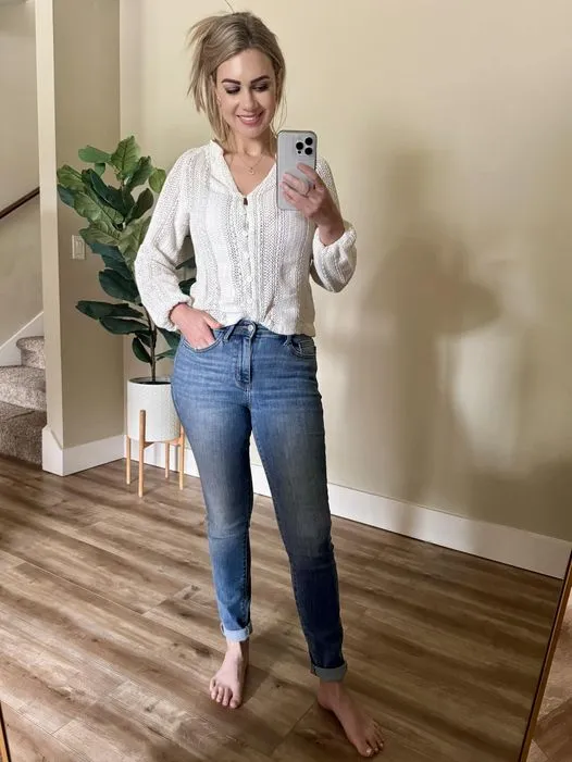Mid Rise Cuffed Judy Blue Jeans