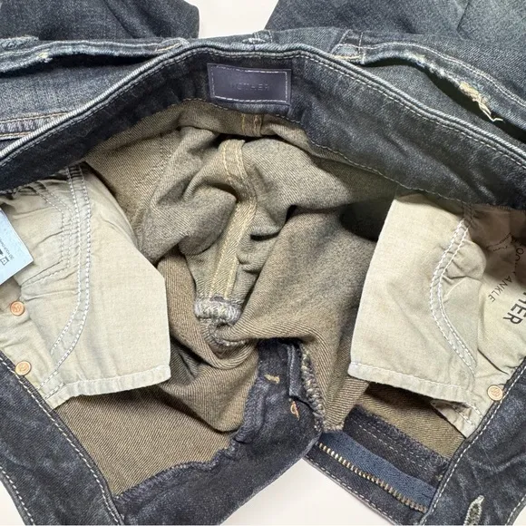 MOTHER | The Looker Ankle Fray Jean in Jaded &amp; Torn