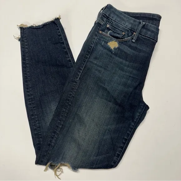 MOTHER | The Looker Ankle Fray Jean in Jaded &amp; Torn