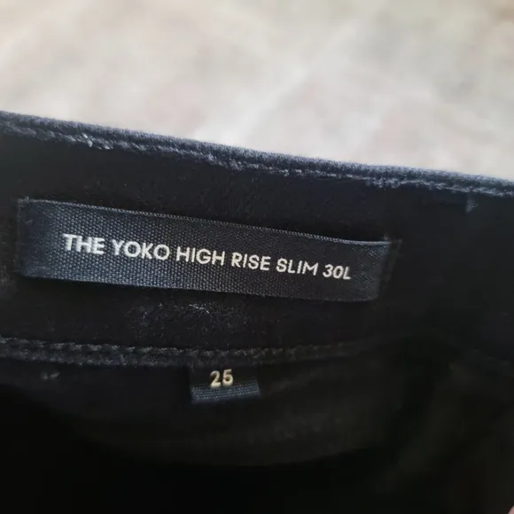 NWOT Aritzia Denim Forum The Yoko‎ High Rise Slim 30L Jeans Skinny Jeans Black