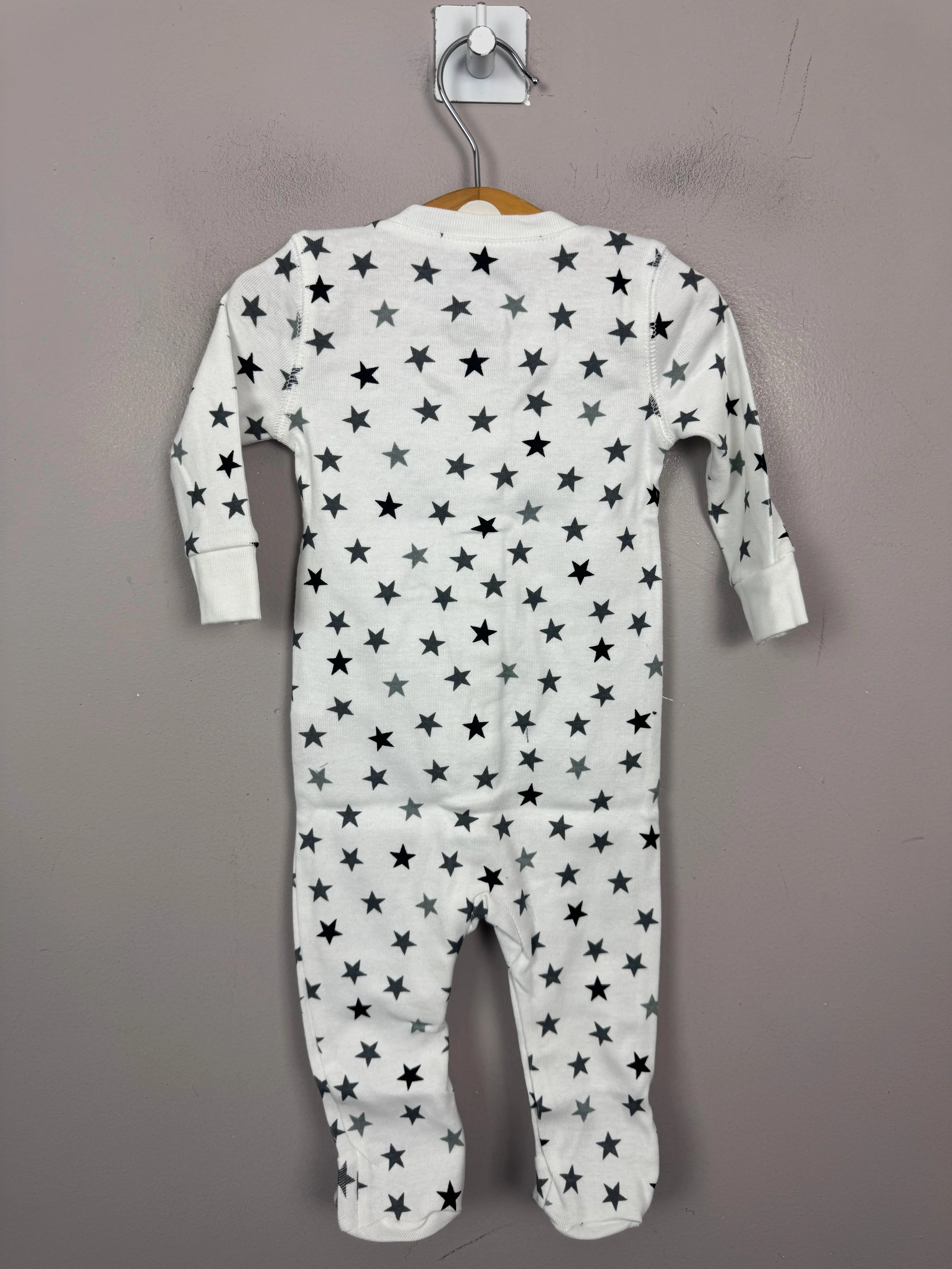 Primary Organic Sleepsuit - B/W stars 0-3m NEW