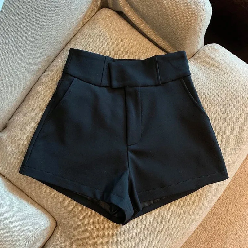 Sina - Elegant high-waisted shorts