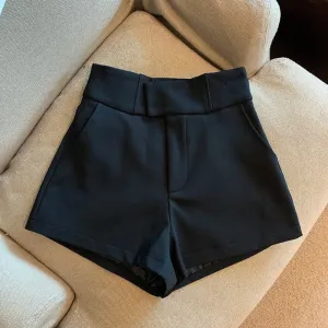 Sina - Elegant high-waisted shorts