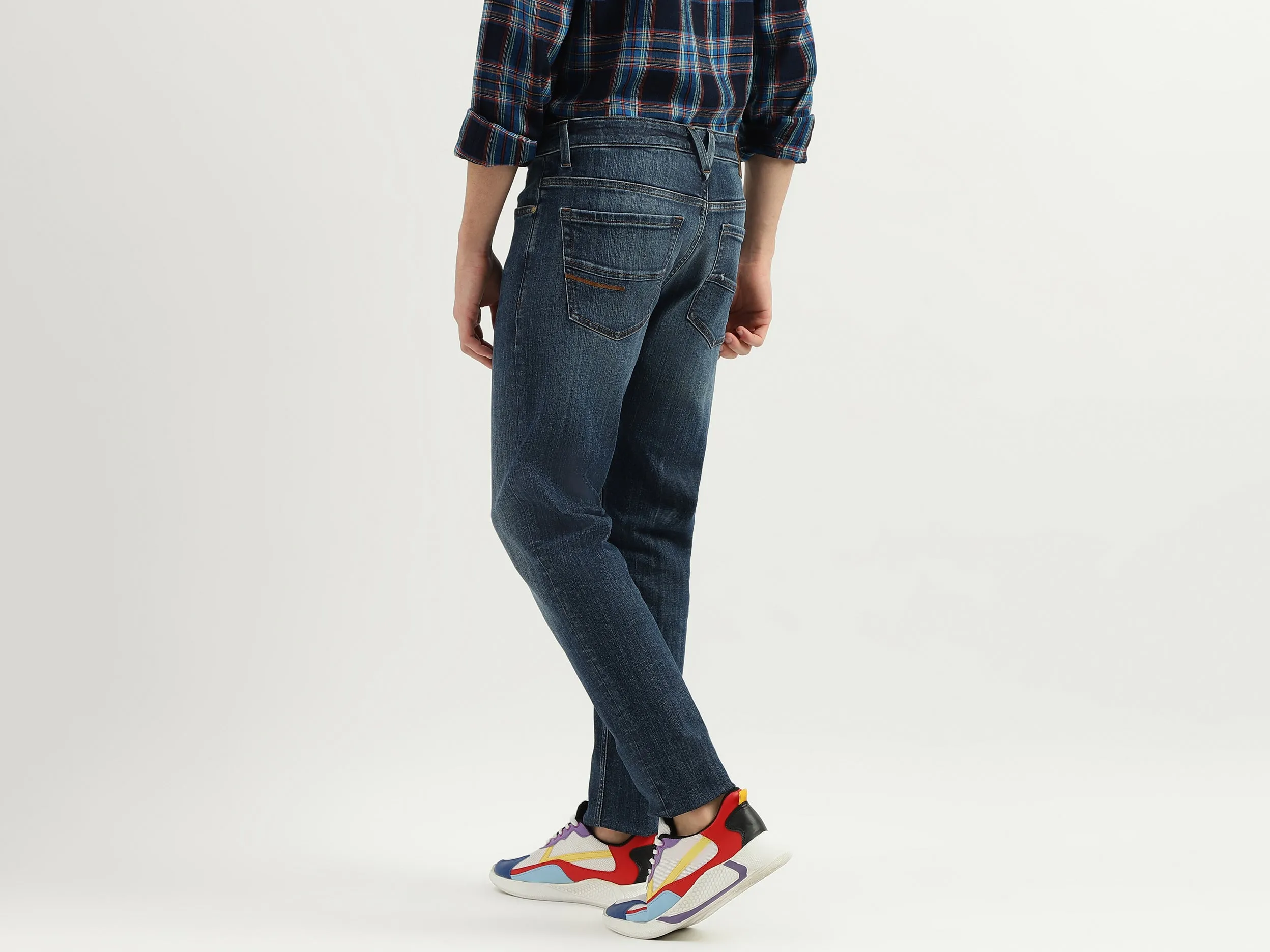 Solid Mid Rise Slim Tapered Fit Jeans