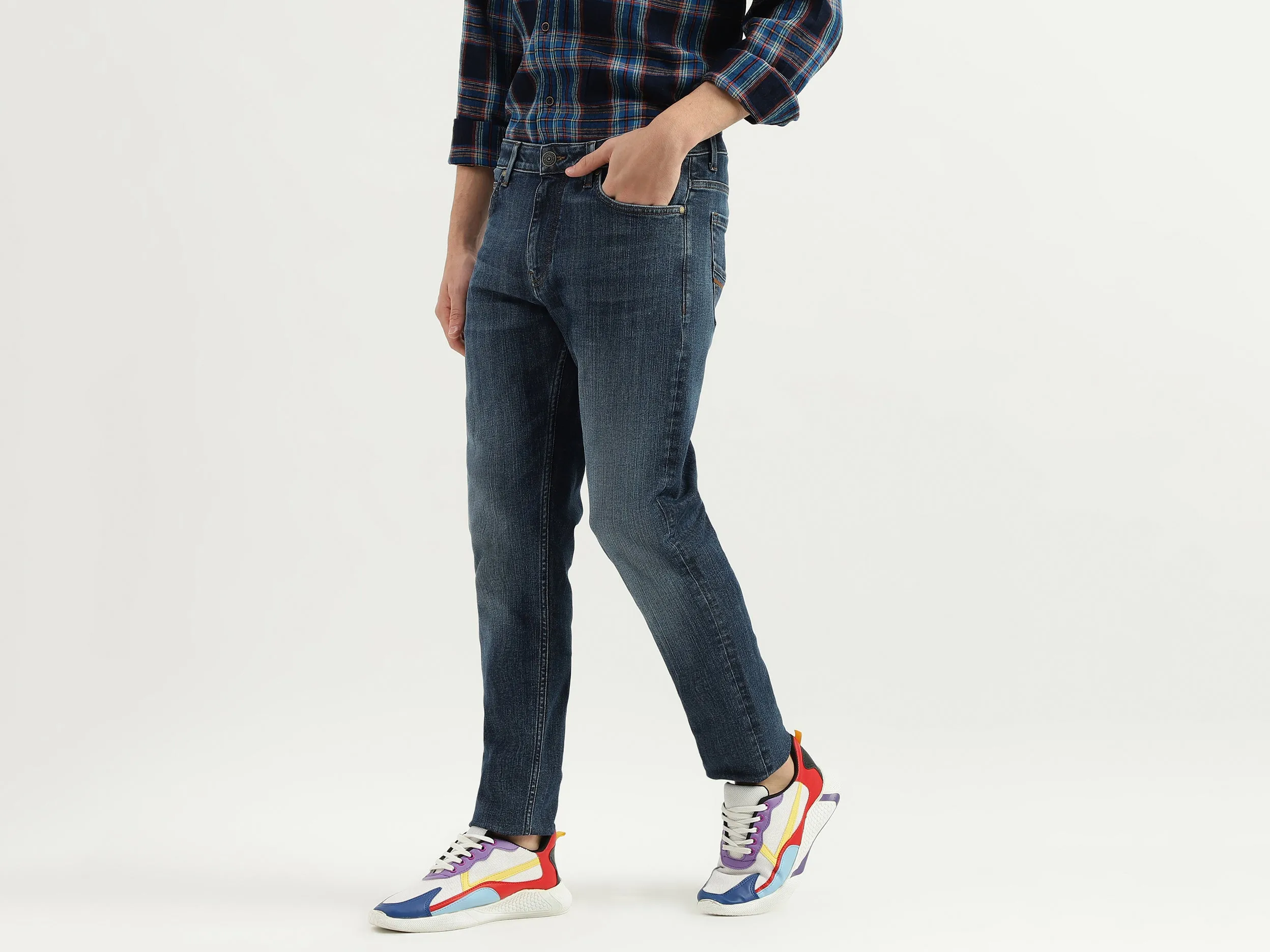 Solid Mid Rise Slim Tapered Fit Jeans