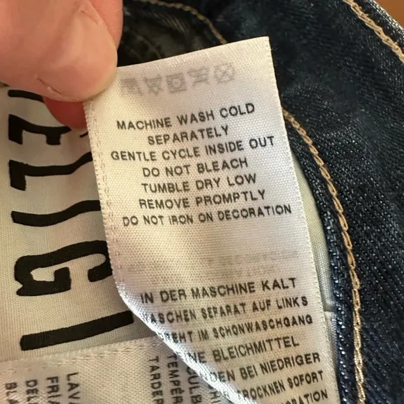 True Religion Cameron slim Boyfriend Blue Distressed Patch Jeans size 25
