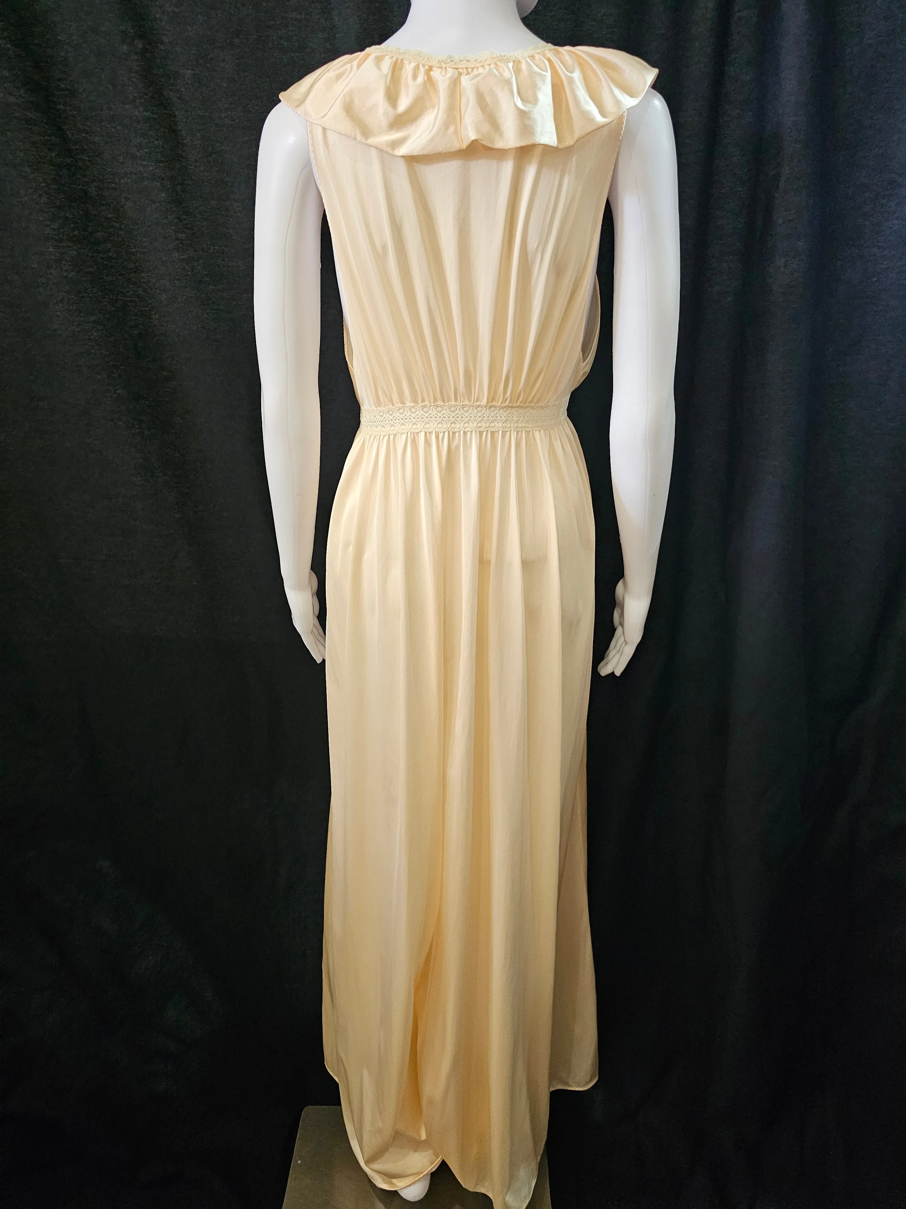 Vintage 1970s peach negligee with dramatic ruffled collar by Sears Roebuck