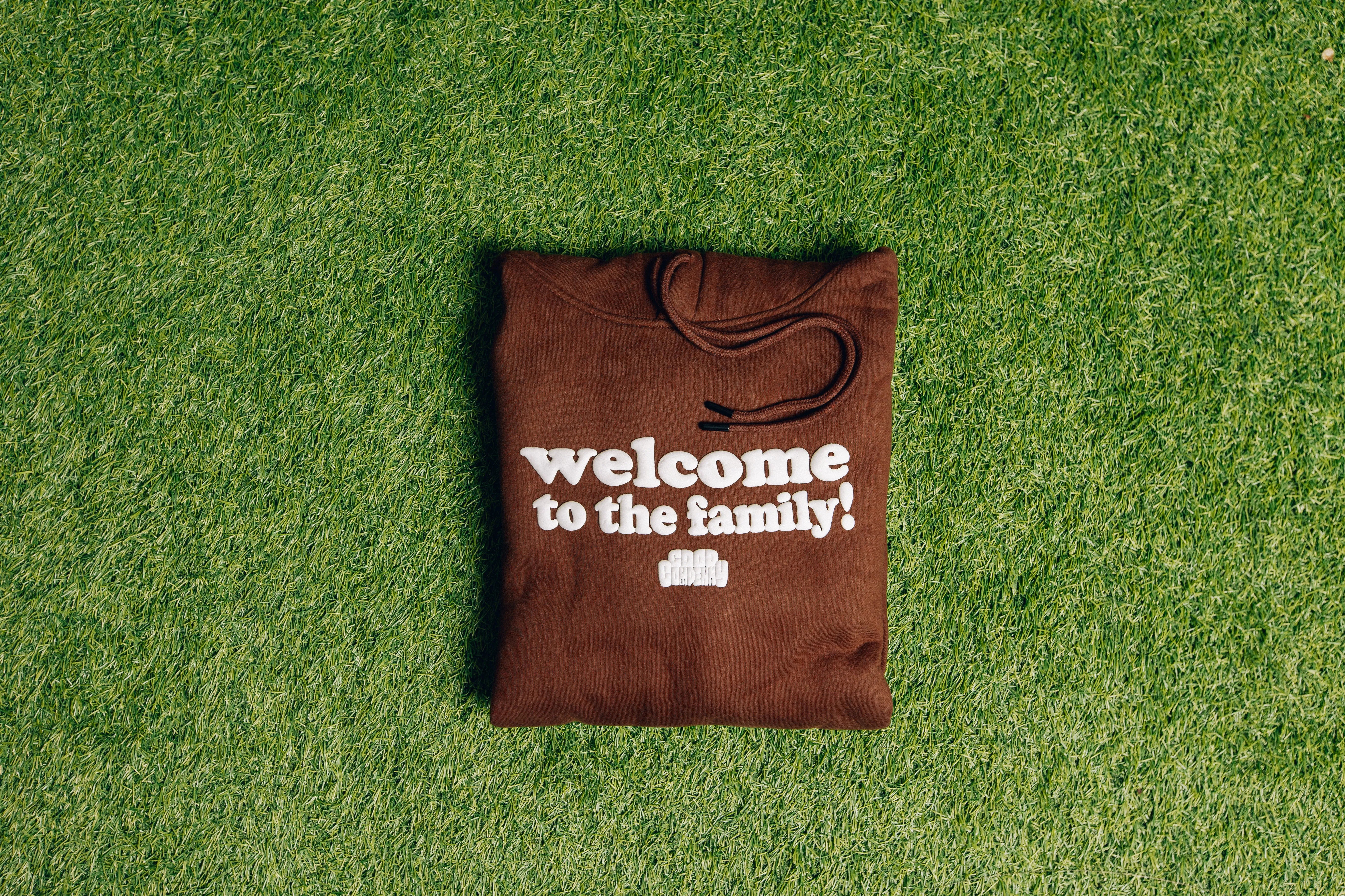 WELCOME TO THE FAMILY! HOODIE BROWN/CREAM