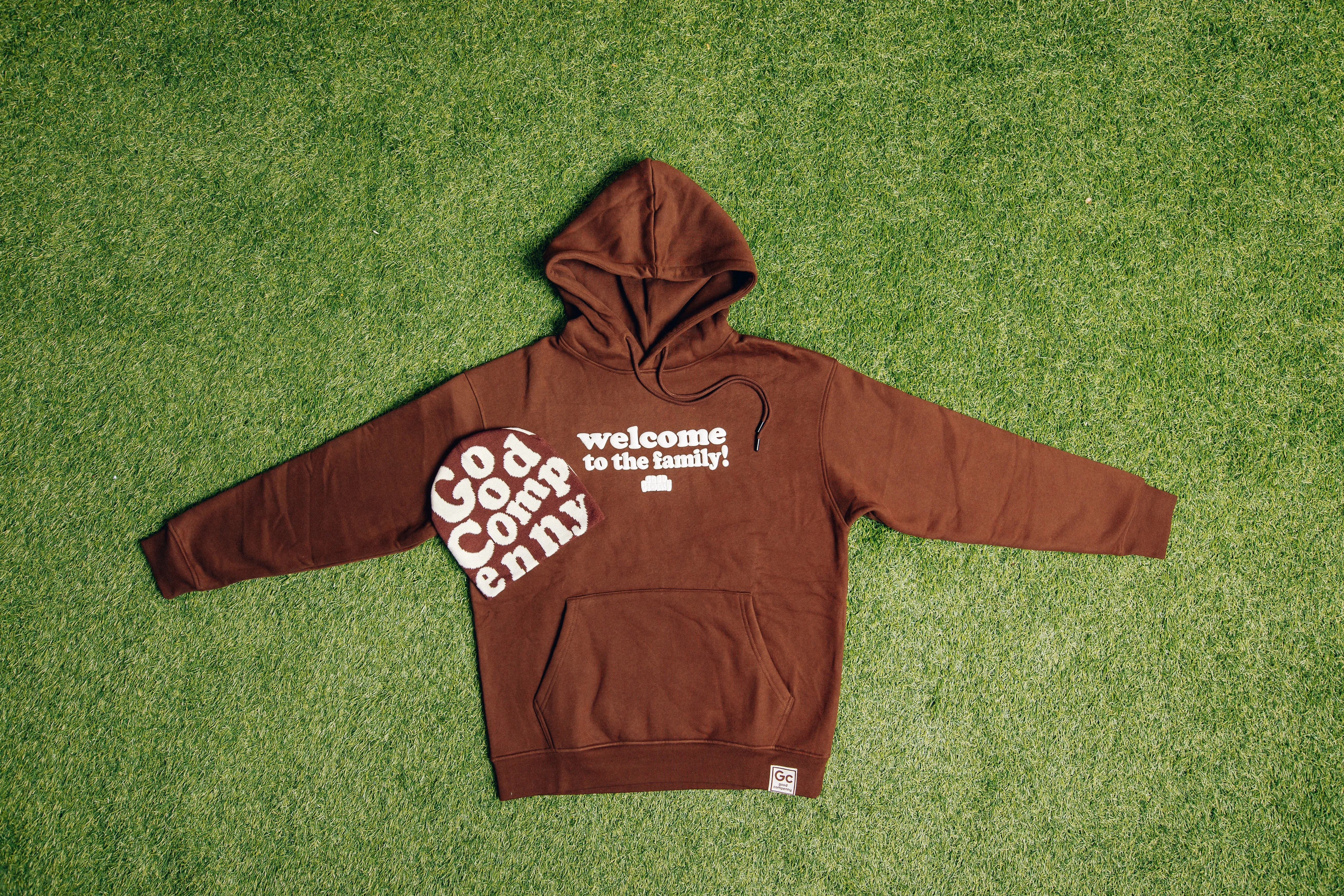 WELCOME TO THE FAMILY! HOODIE BROWN/CREAM