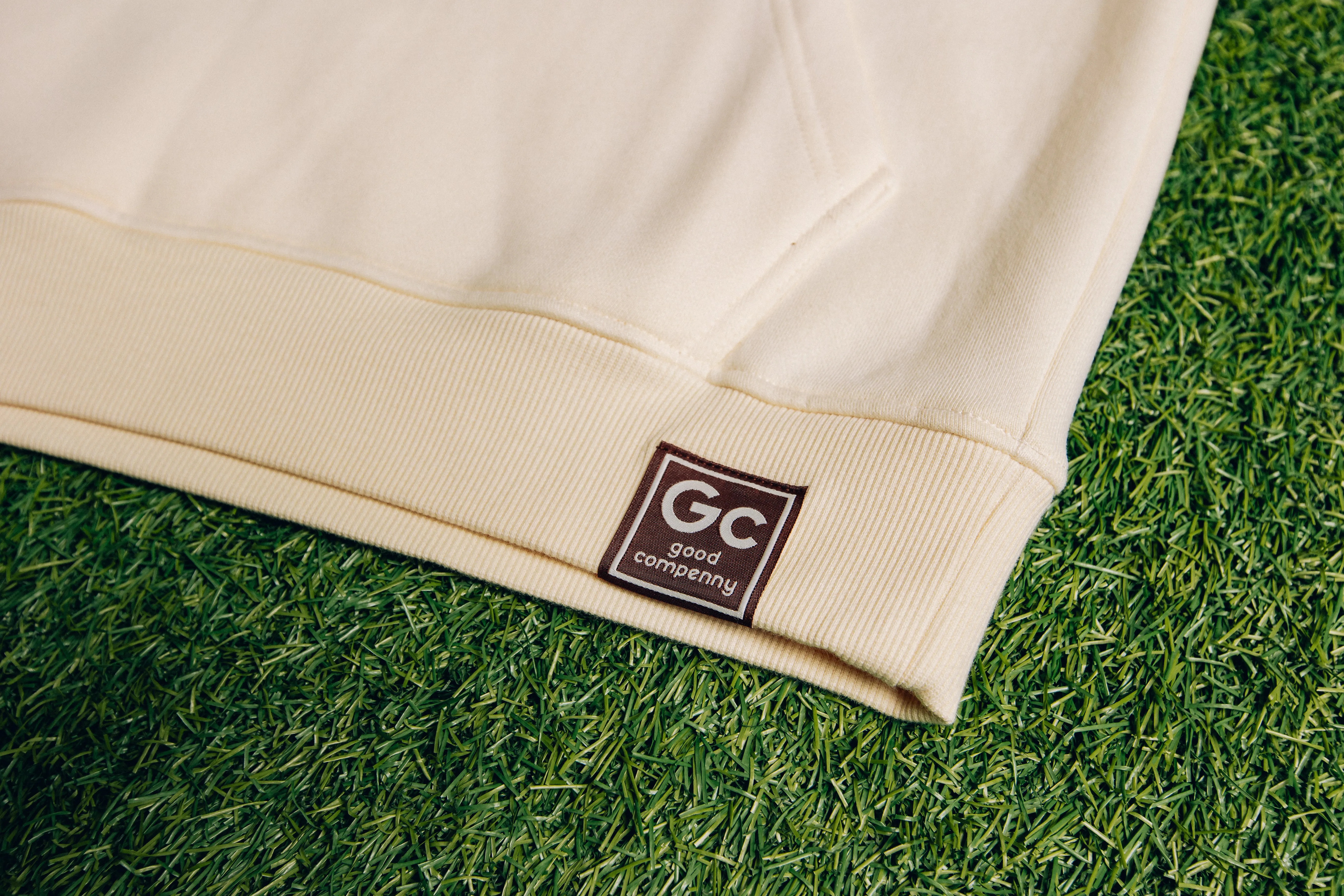 WELCOME TO THE FAMILY! HOODIE CREAM/BROWN