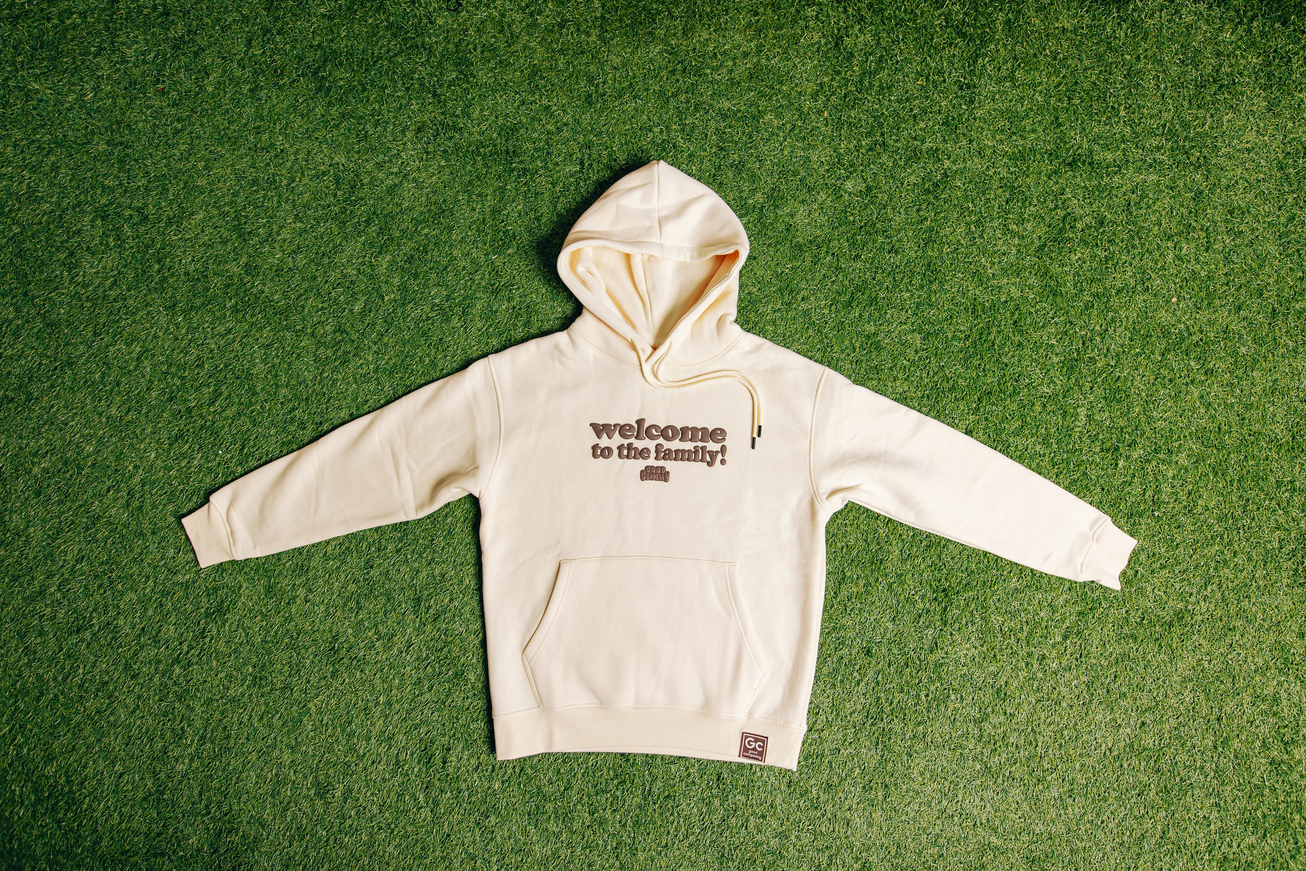 WELCOME TO THE FAMILY! HOODIE CREAM/BROWN