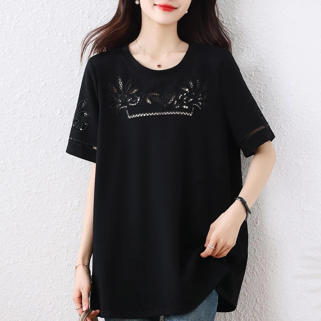 Women's Versatile Solid Color T-Shirt with Relaxed-Fit and Cutout Detail