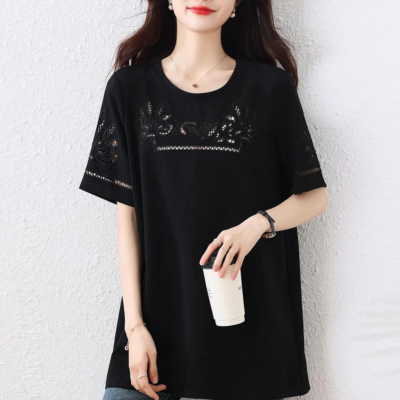 Women's Versatile Solid Color T-Shirt with Relaxed-Fit and Cutout Detail