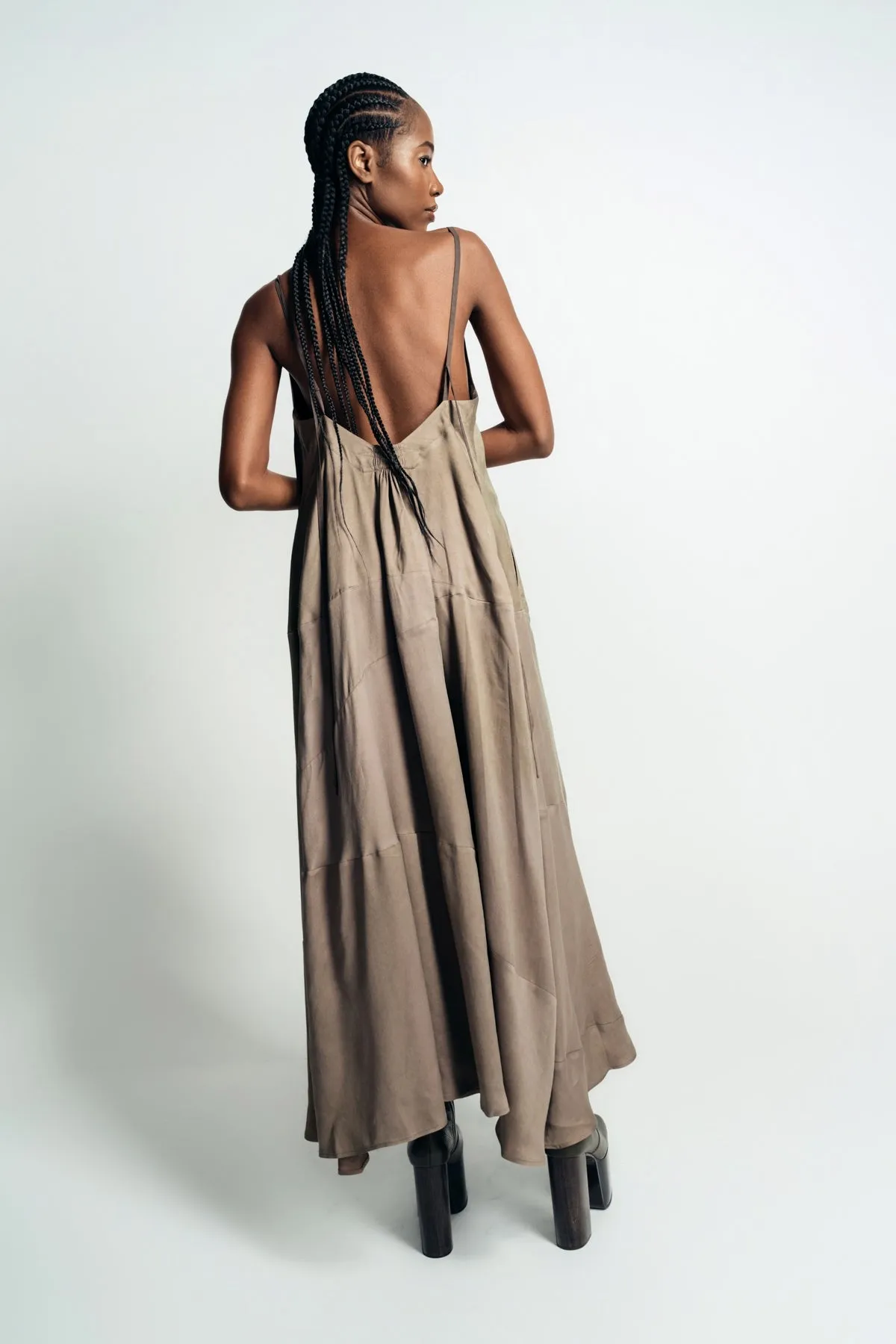 ZIGGY CHEN | V-NECK HALTER DRESS